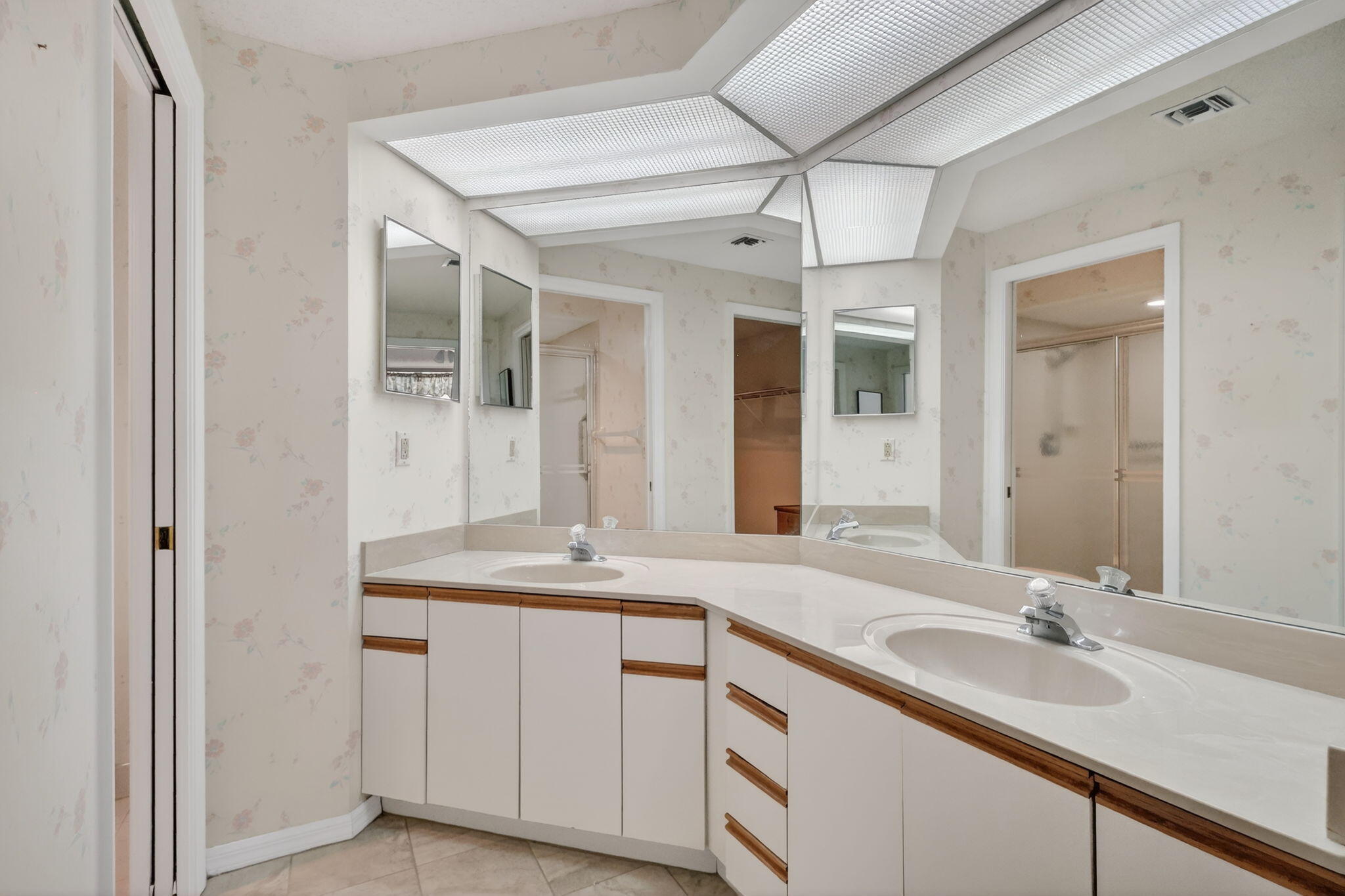 Hanson's Landing Condo - Residential