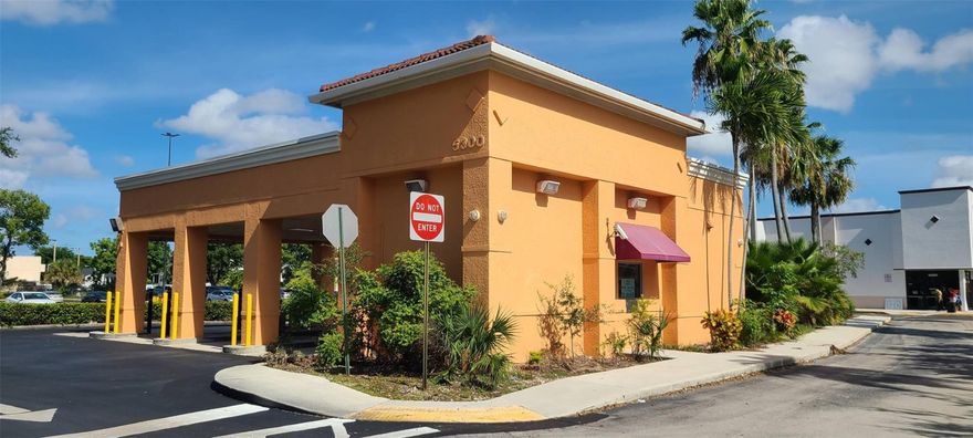 Corner out parcel in front of busy shopping mall on a busy street with high visibility. Former bank location. Total building square footage is 1,406 with 470 office space/under air. Potential for a drive-through business in front of a large customer base.