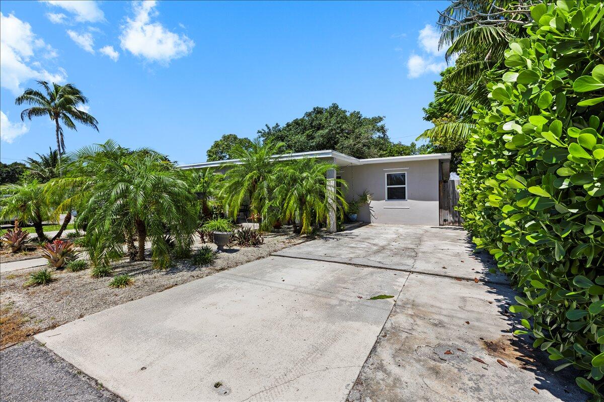 1421 NW 7th Terrace