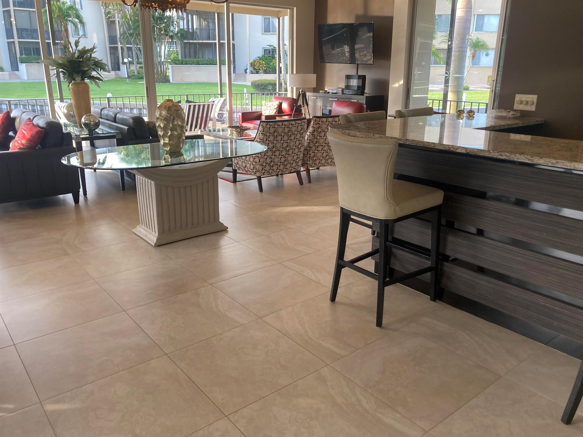 Longwood condo - Residential