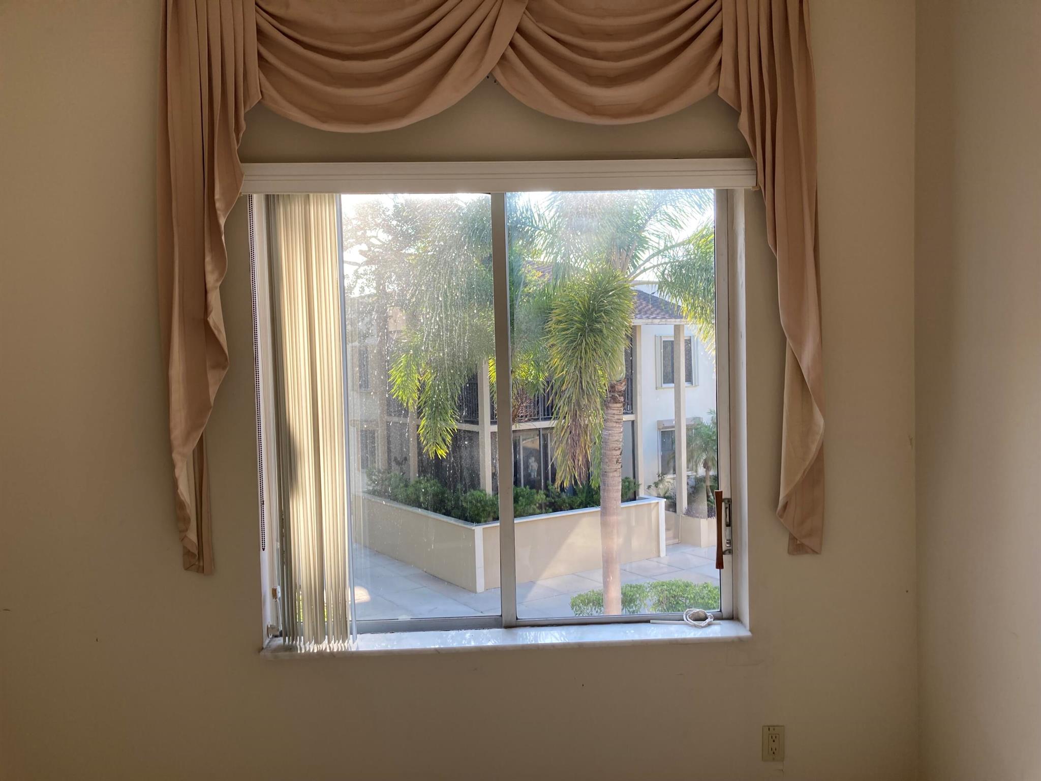 Longwood condo - Residential