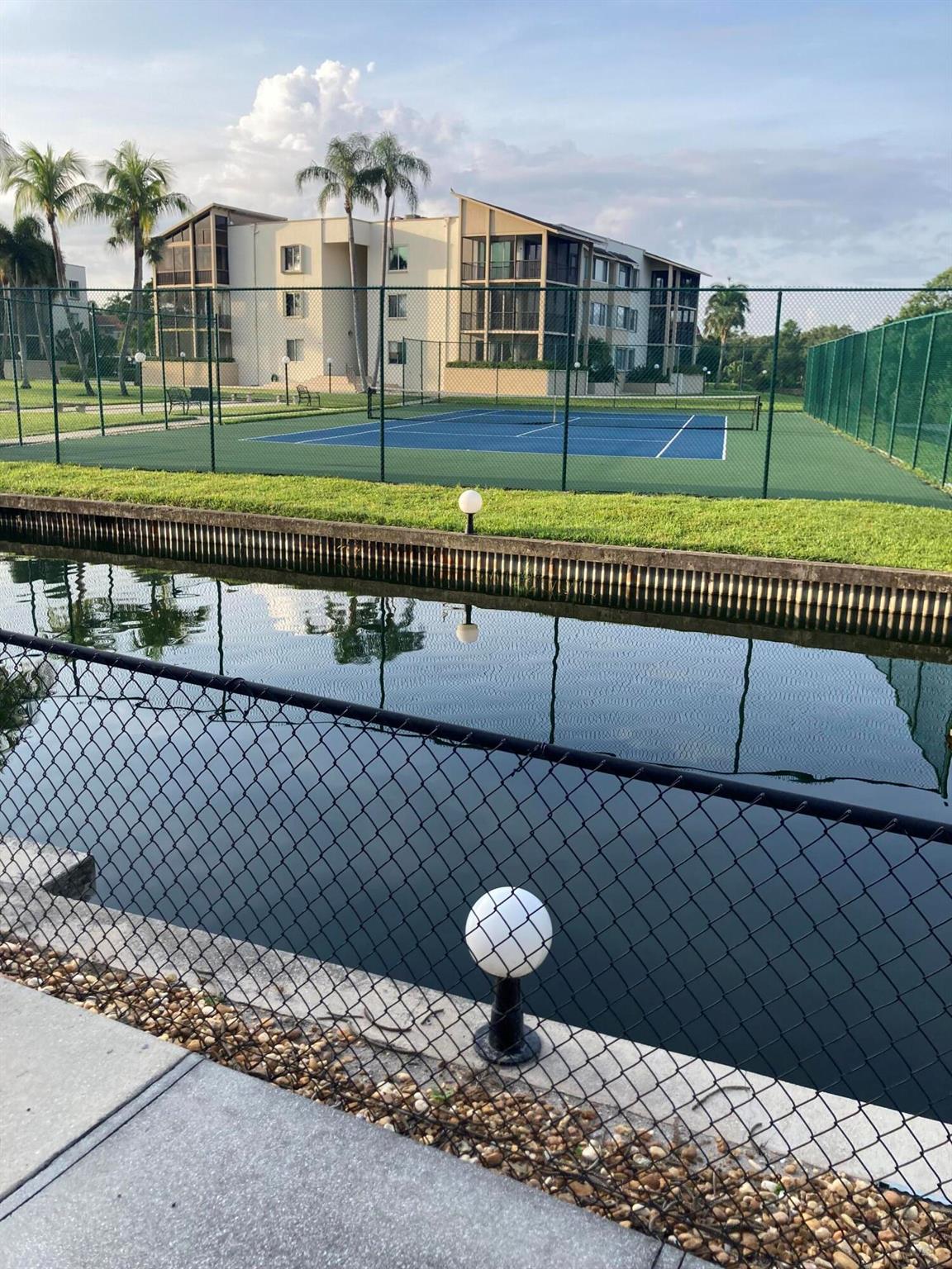 Longwood condo - Residential