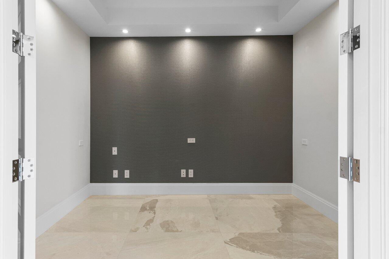 DORCHESTER INC 200 N OCEA - Residential