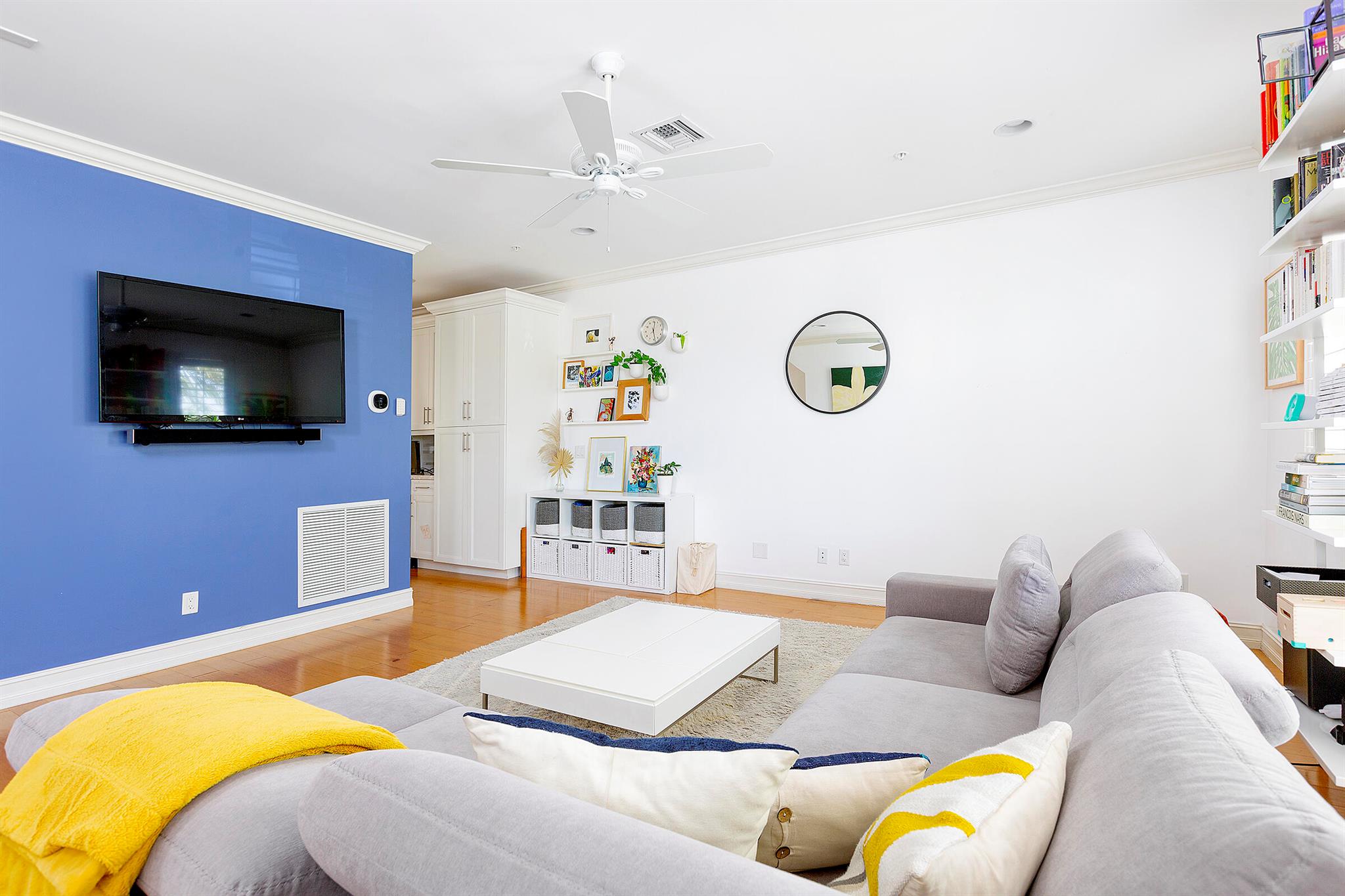 CANNERY ROW - Residential