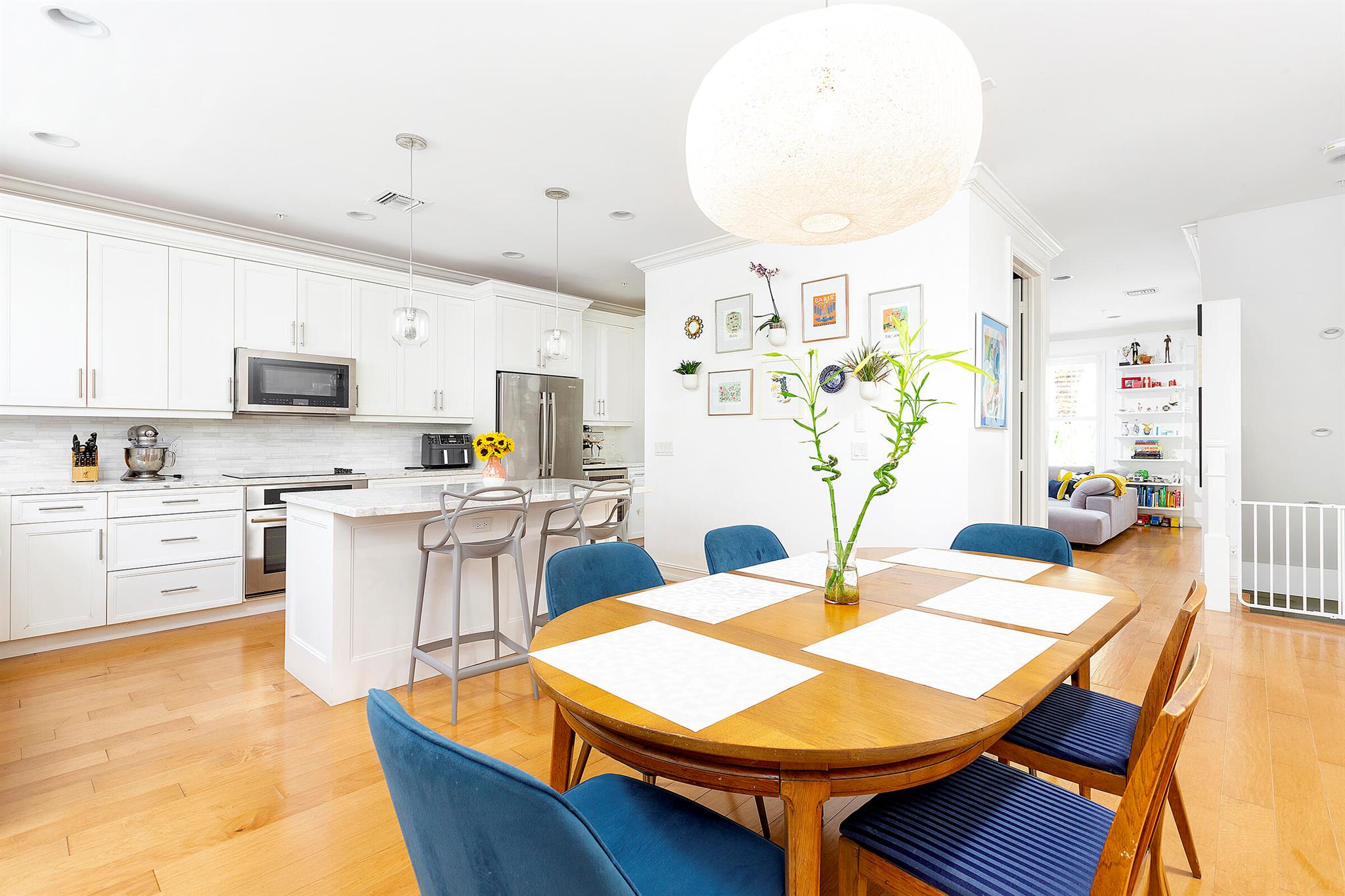 CANNERY ROW - Residential