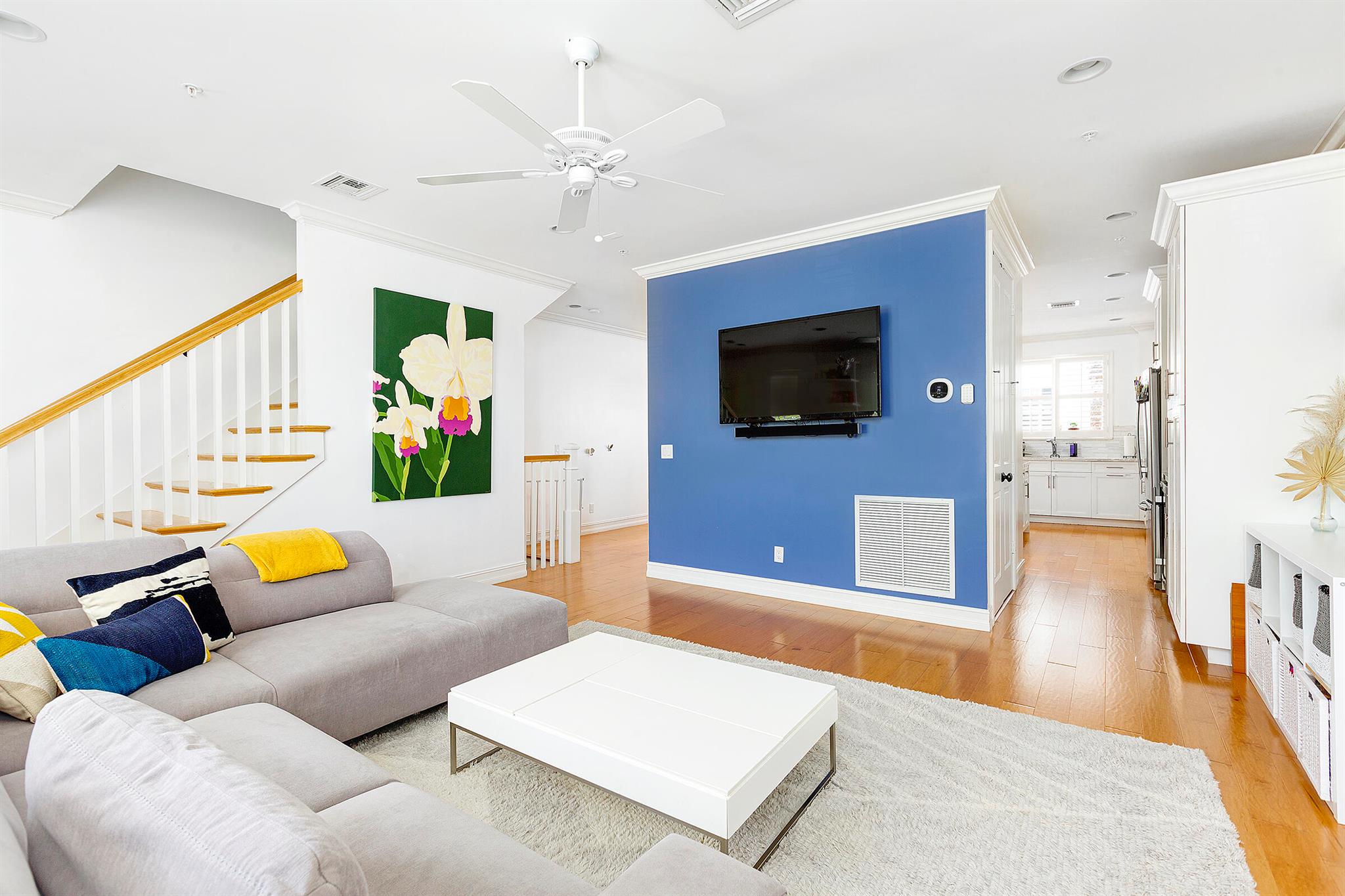 CANNERY ROW - Residential