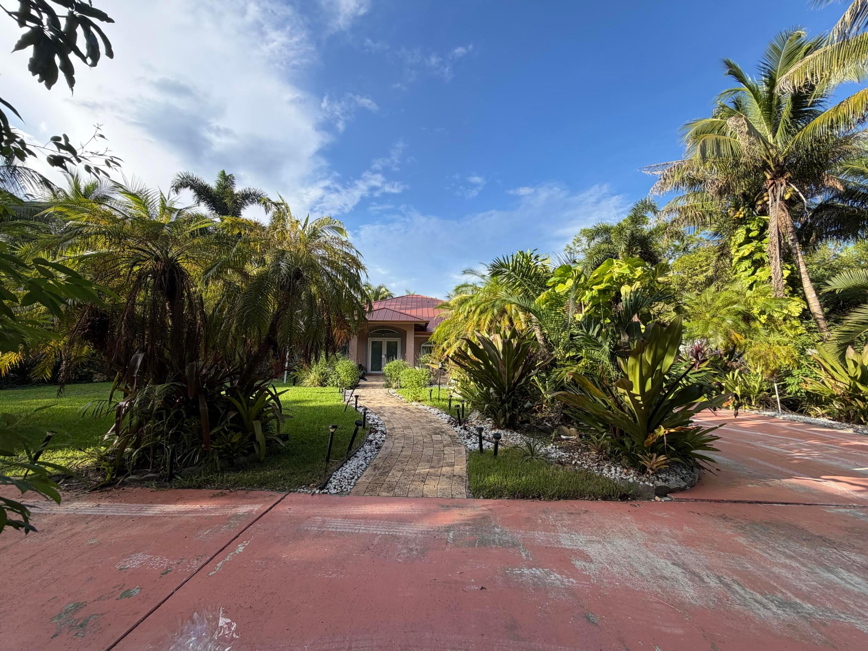 13527 49th Street N
