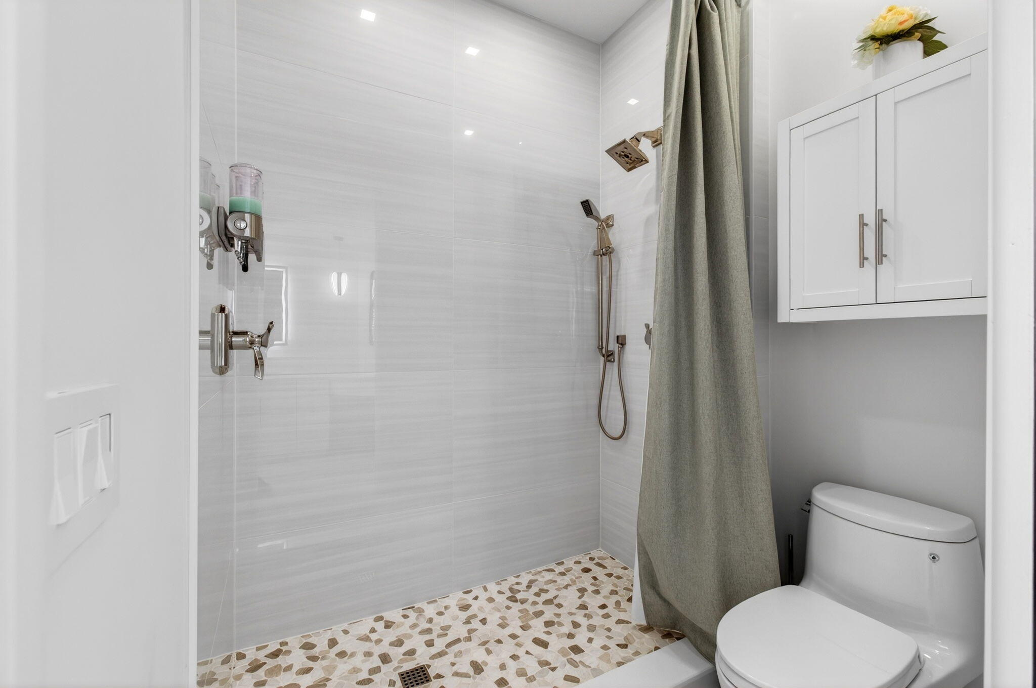 BRIDGEPOINTE - Residential