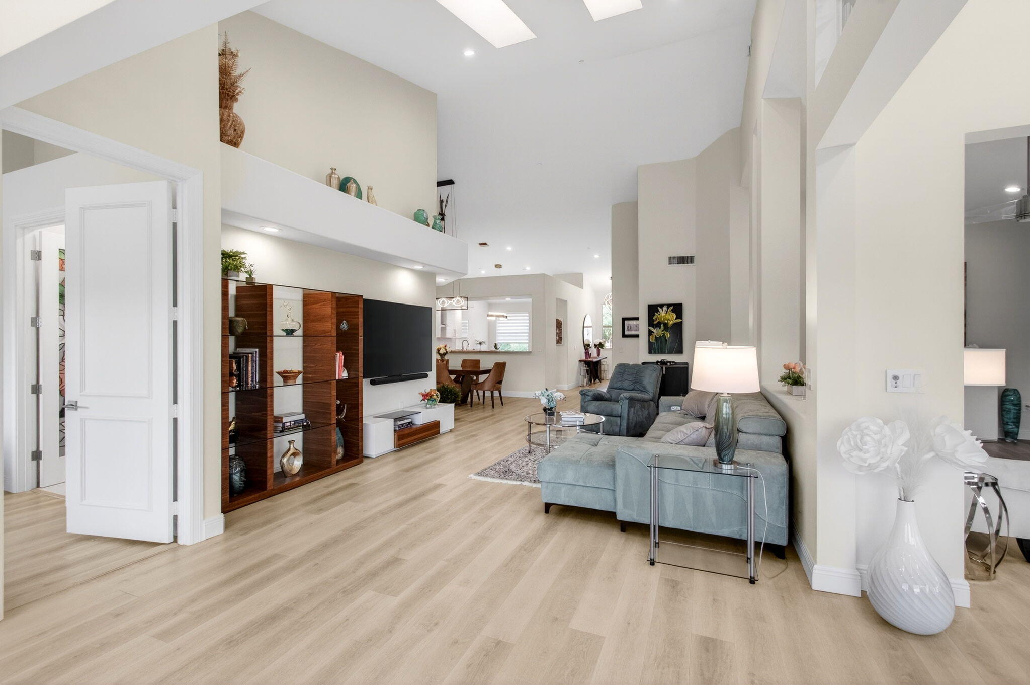 BRIDGEPOINTE - Residential