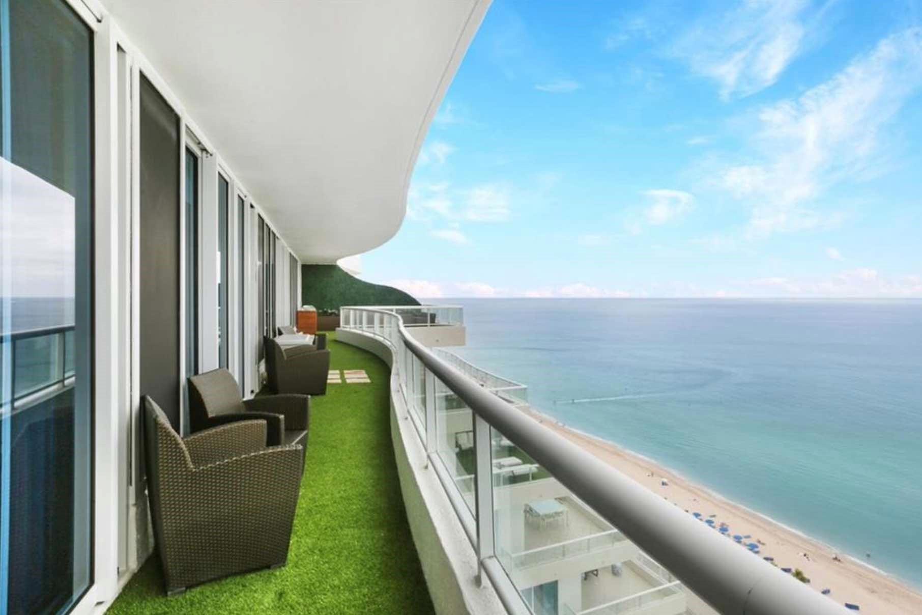 Ritz Carlton - Residential