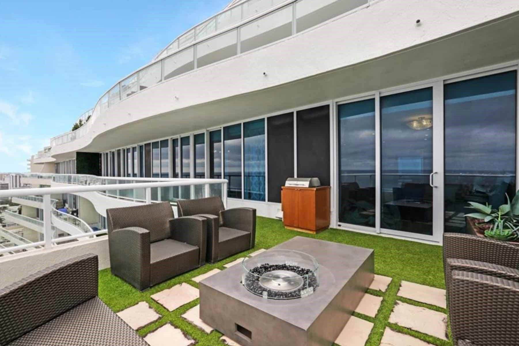 Ritz Carlton - Residential