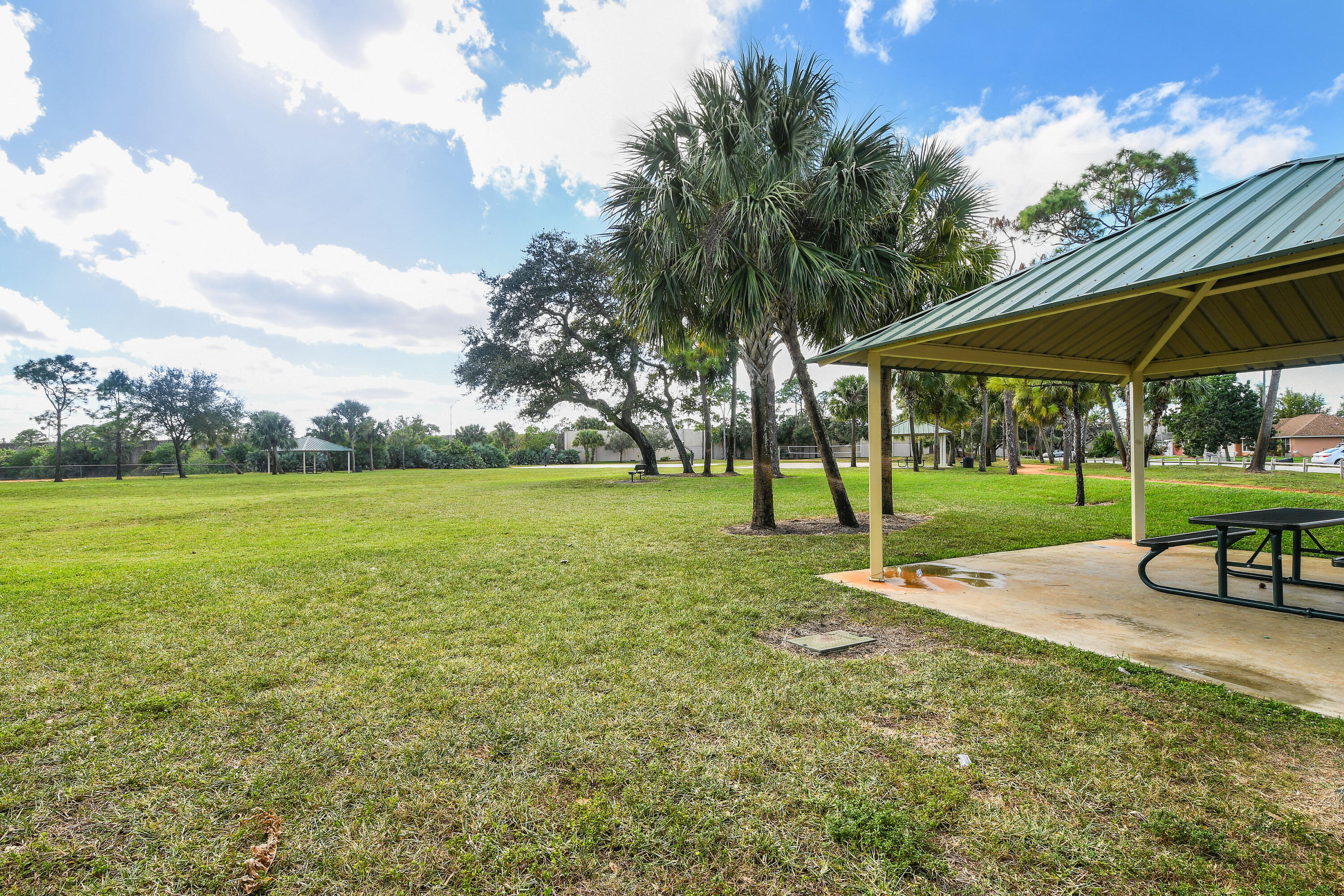 NORTH PALM BEACH HEIGHTS SEC 2B - Residential Income