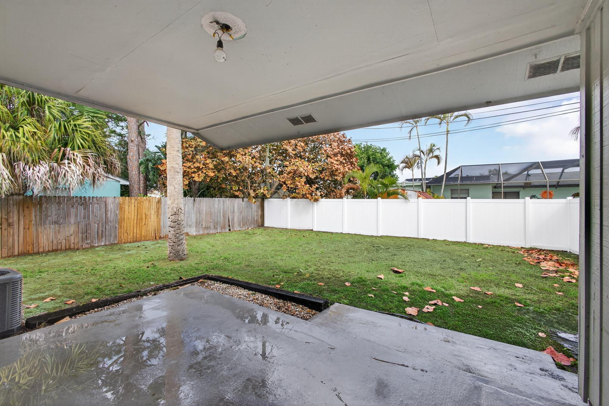 NORTH PALM BEACH HEIGHTS SEC 2B - Residential Income