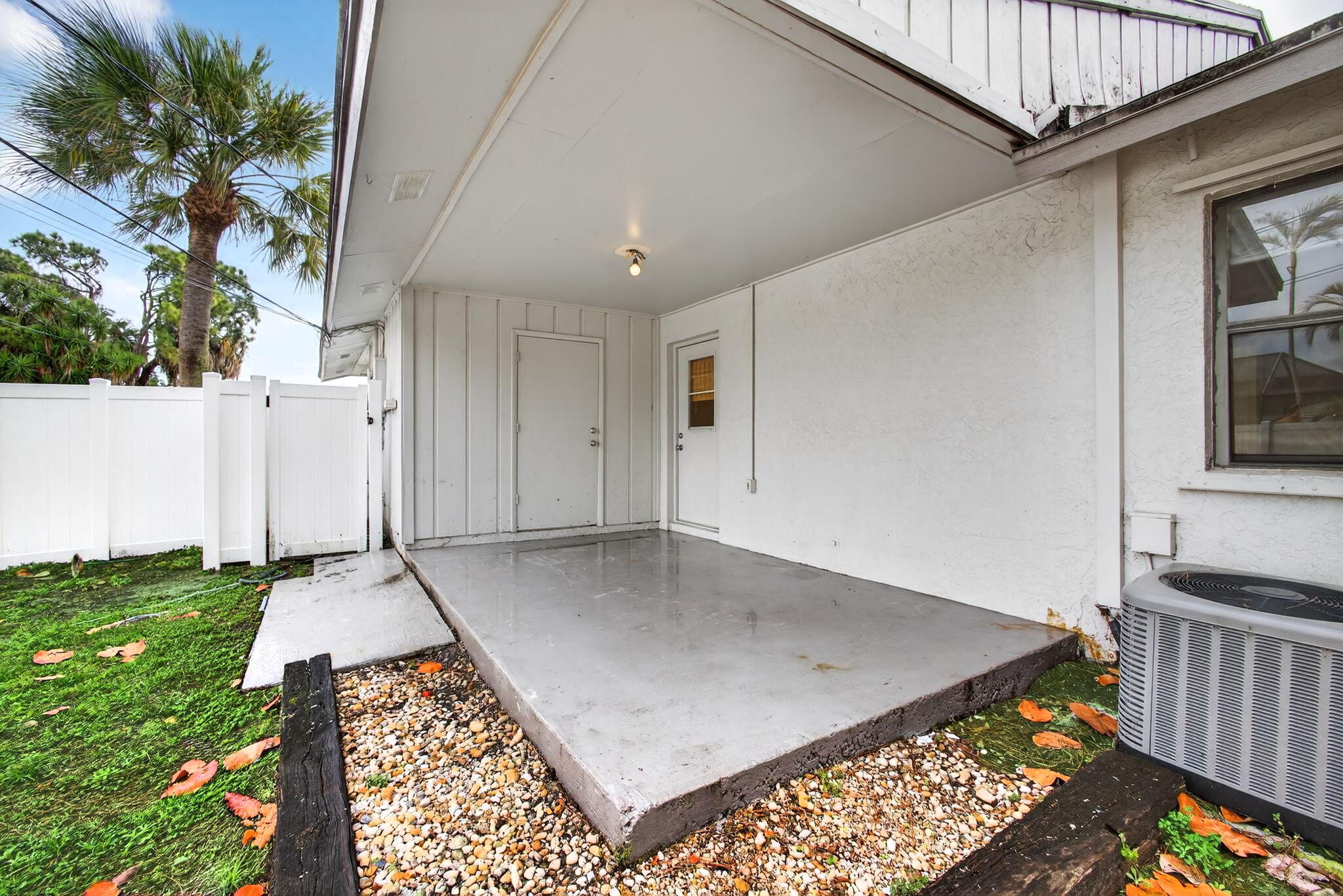 NORTH PALM BEACH HEIGHTS SEC 2B - Residential Income