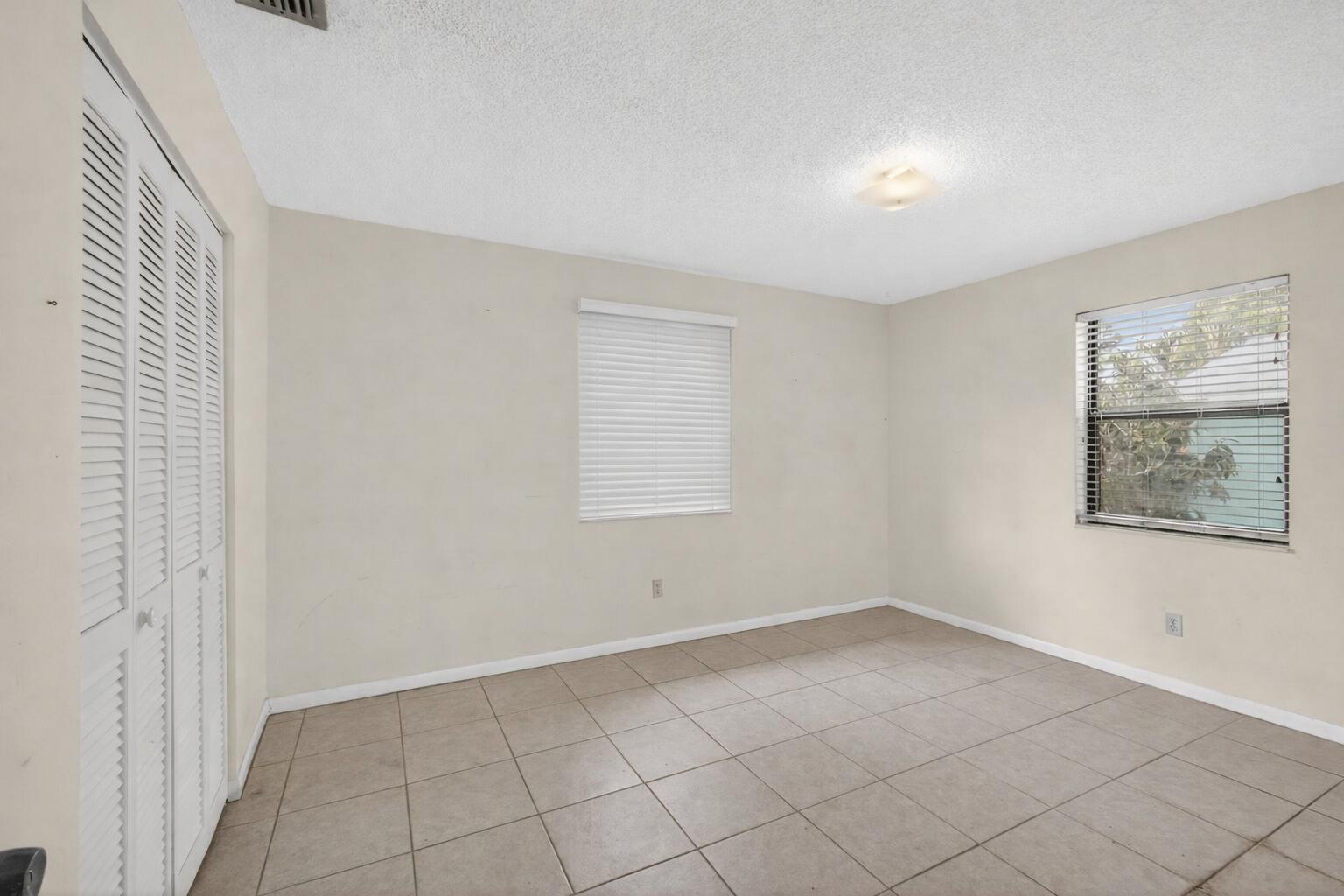 NORTH PALM BEACH HEIGHTS SEC 2B - Residential Income