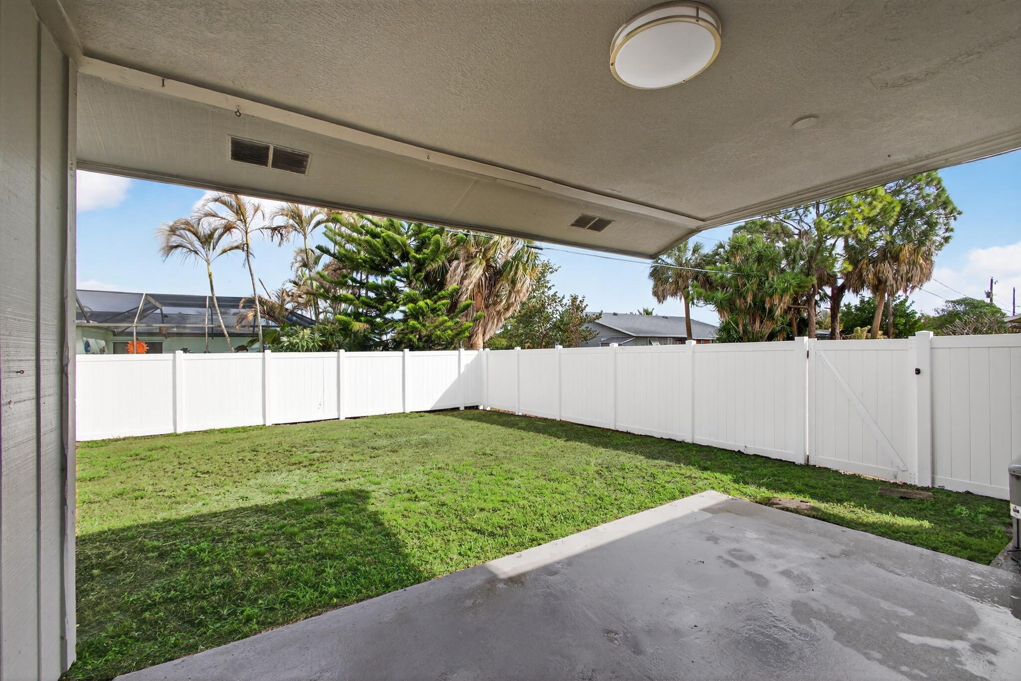 NORTH PALM BEACH HEIGHTS SEC 2B - Residential Income