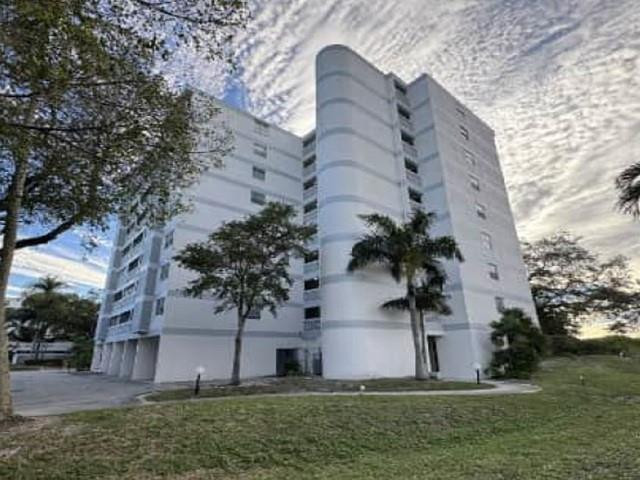 3301 Spanish Moss Terrace 804