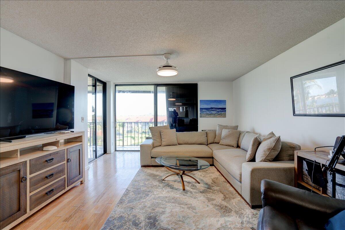 HALF MOON BAY - Residential