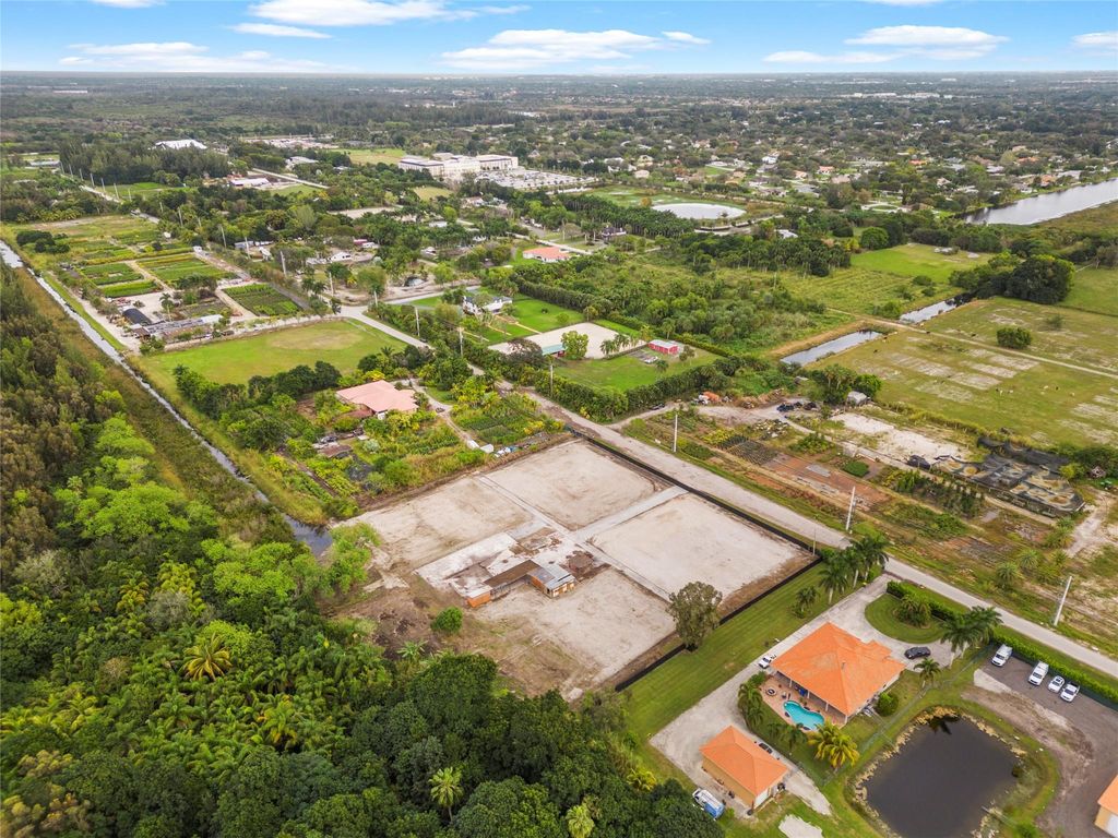 Photo of 5601 SW 210 Terrace, Southwest Ranches, FL 33332 (MLS # F10414958)