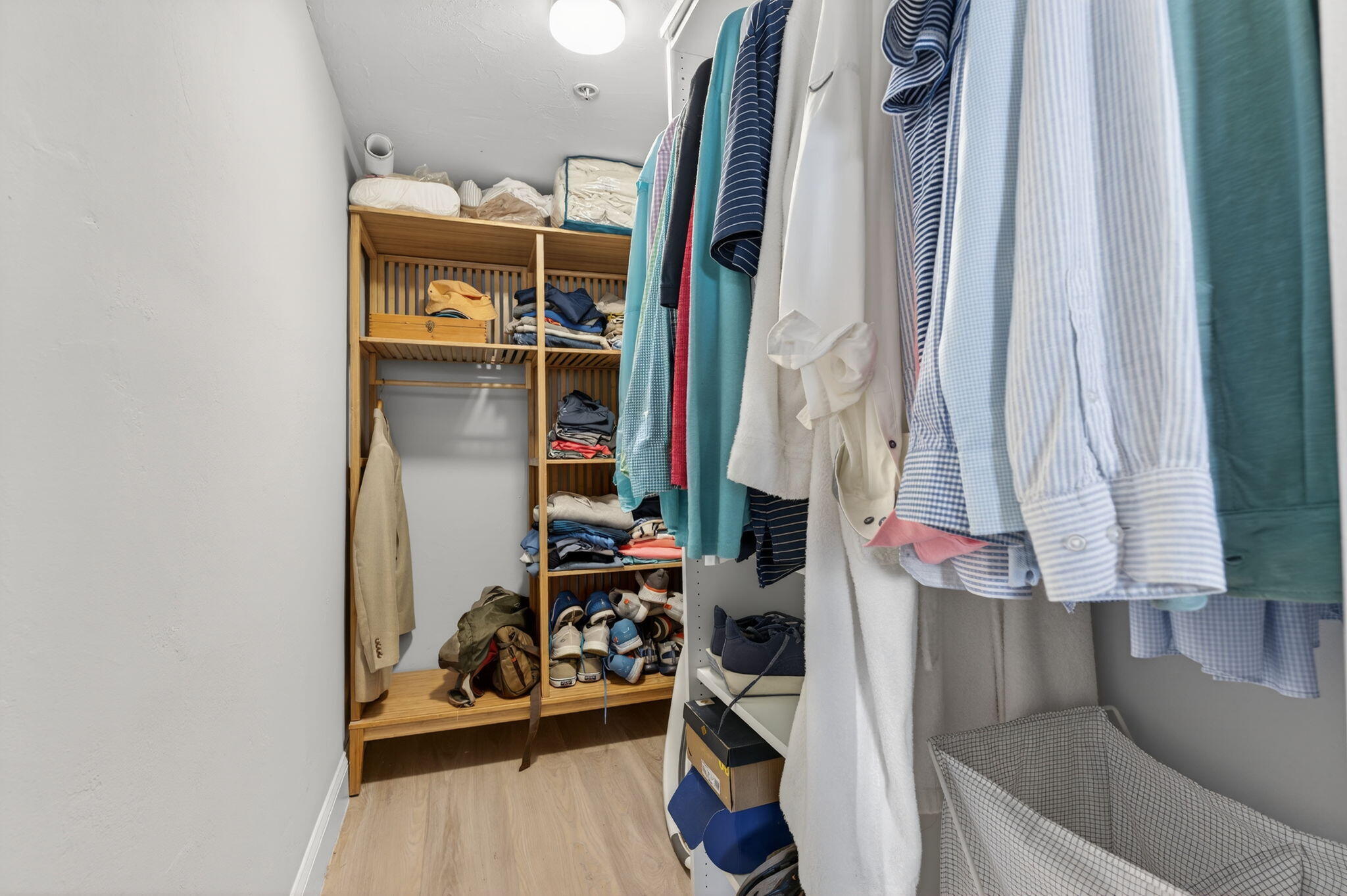 PENTHOUSE TOWERS CONDO - Residential Lease