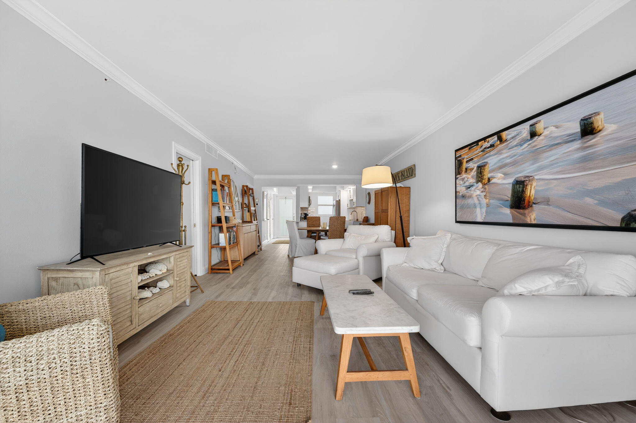 PENTHOUSE TOWERS CONDO - Residential Lease