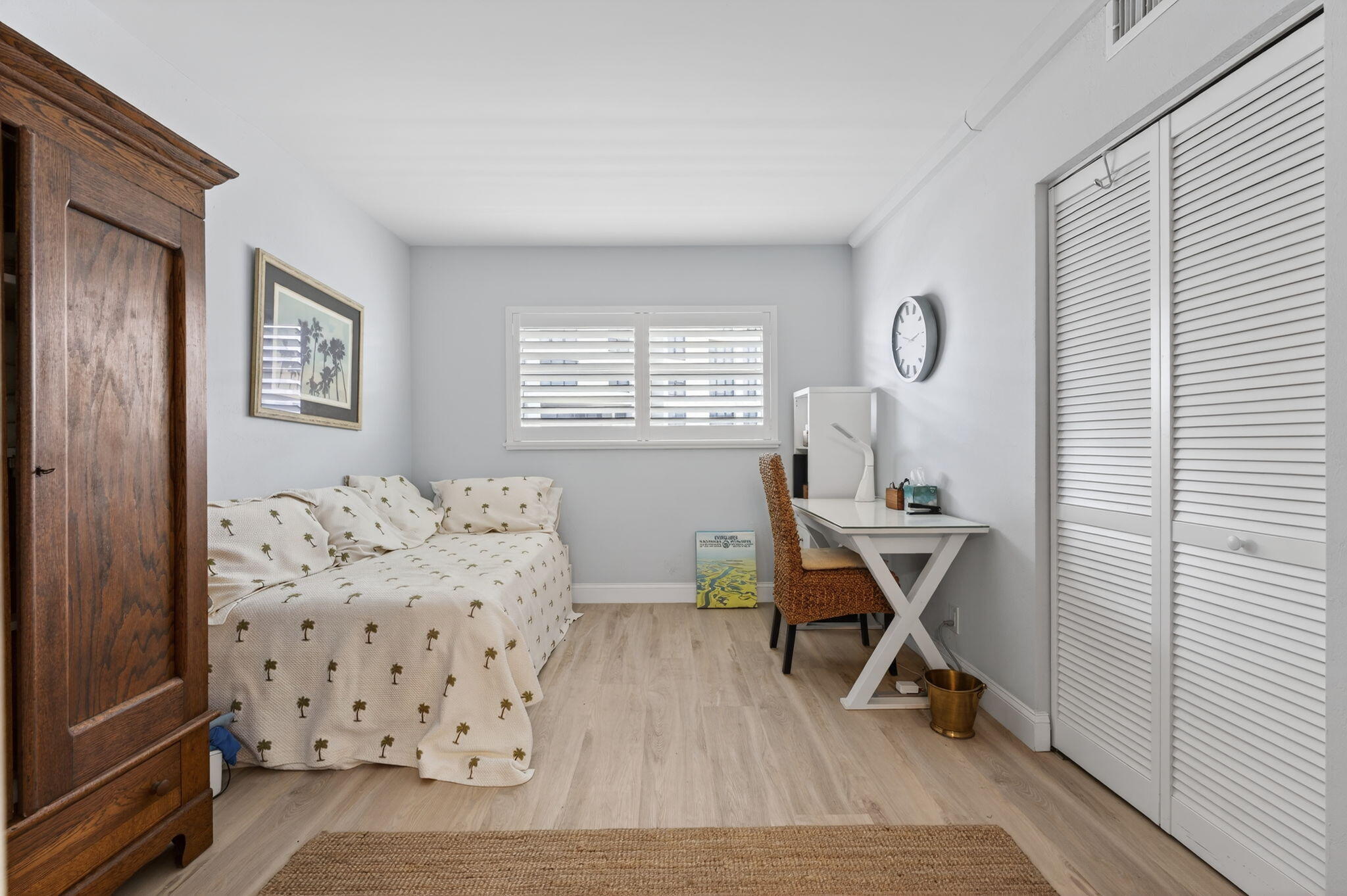 PENTHOUSE TOWERS CONDO - Residential Lease