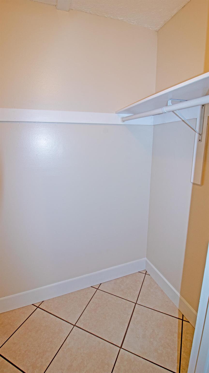 EASTRIDGE ESTATES - Residential Lease