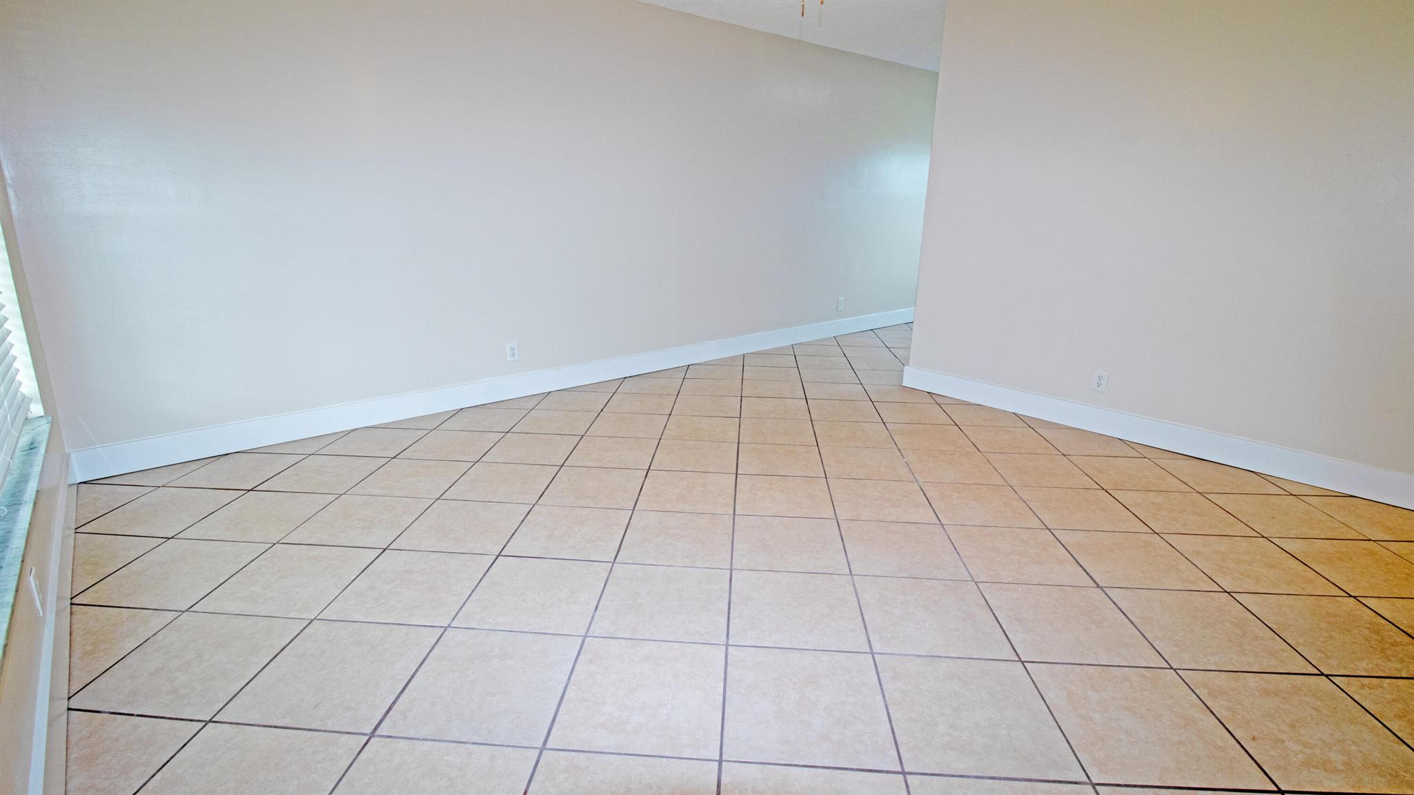 EASTRIDGE ESTATES - Residential Lease