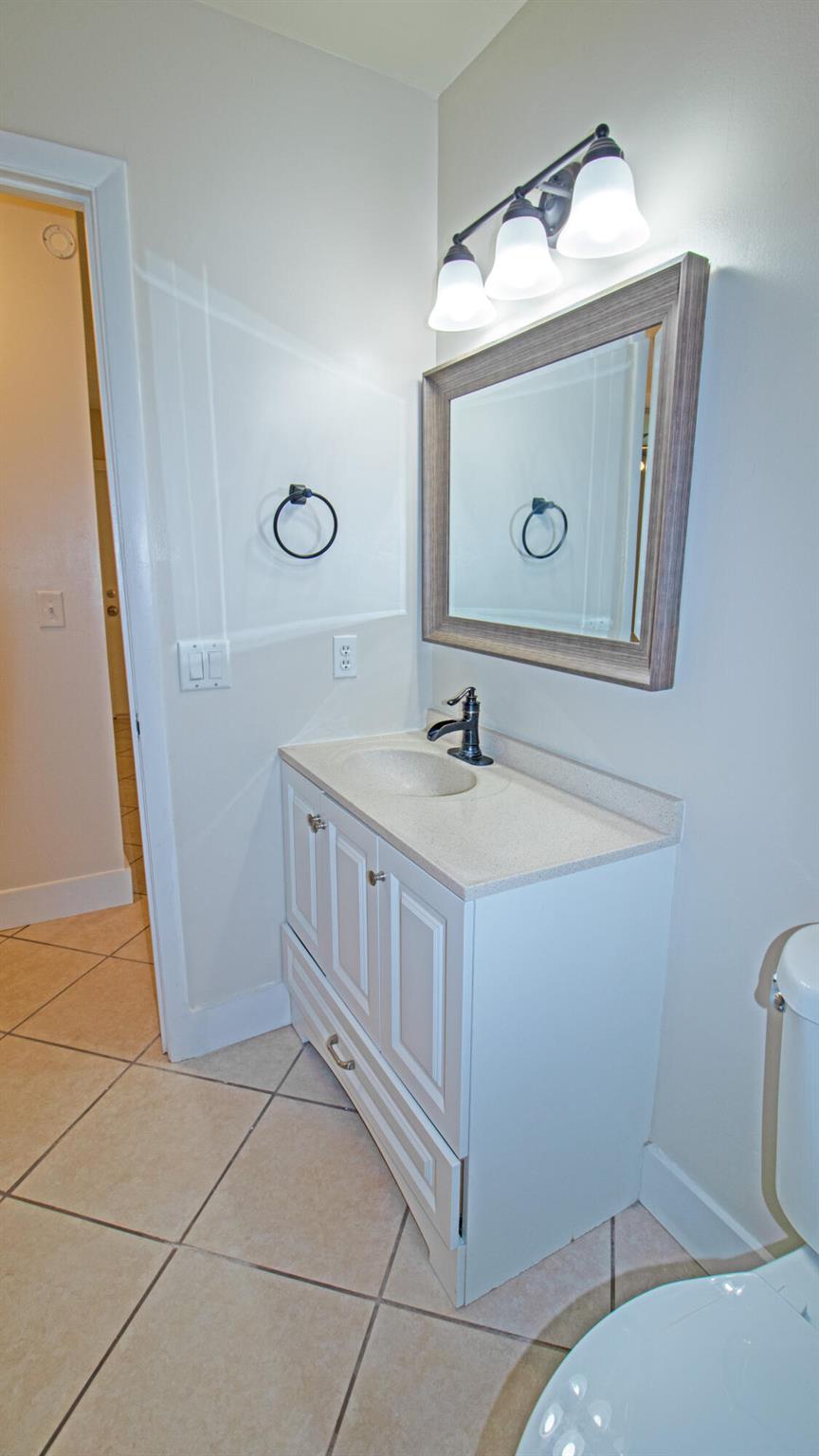 EASTRIDGE ESTATES - Residential Lease