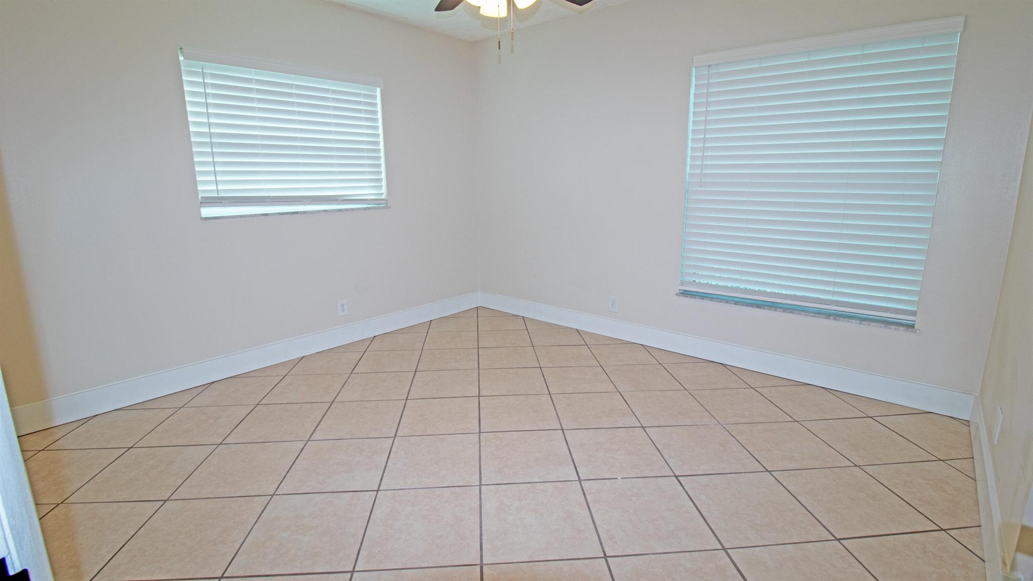 EASTRIDGE ESTATES - Residential Lease