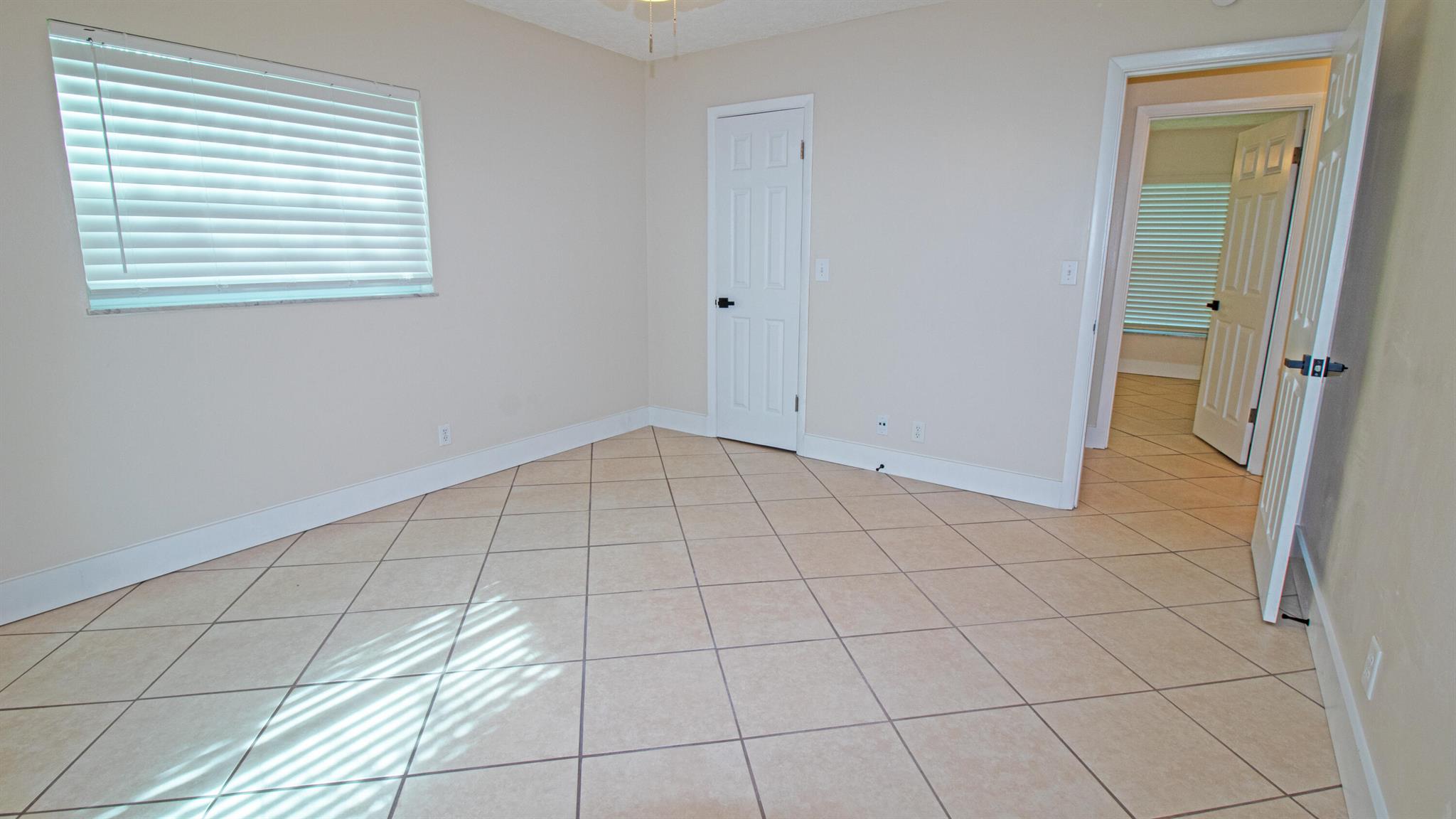 EASTRIDGE ESTATES - Residential Lease