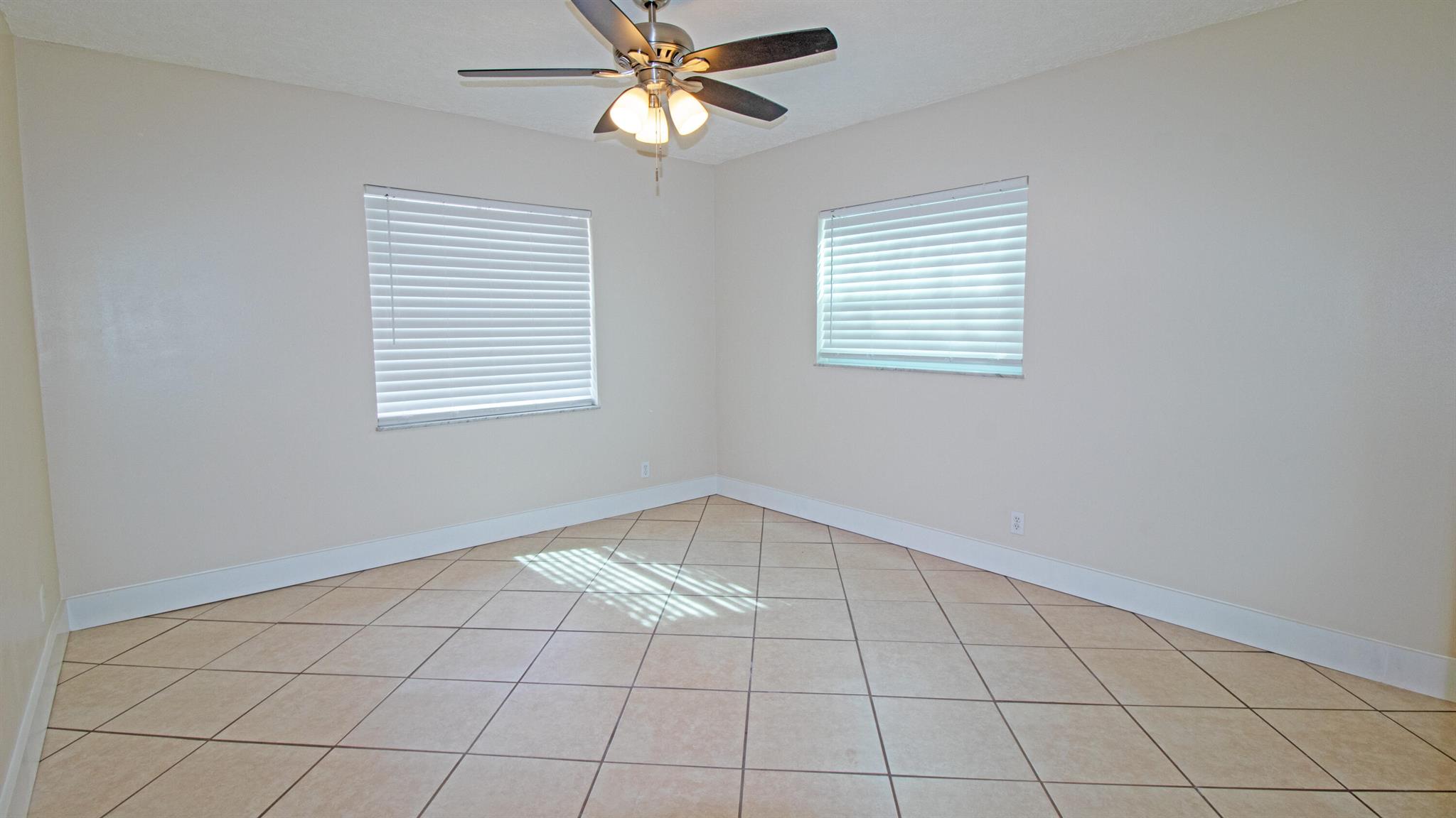 EASTRIDGE ESTATES - Residential Lease