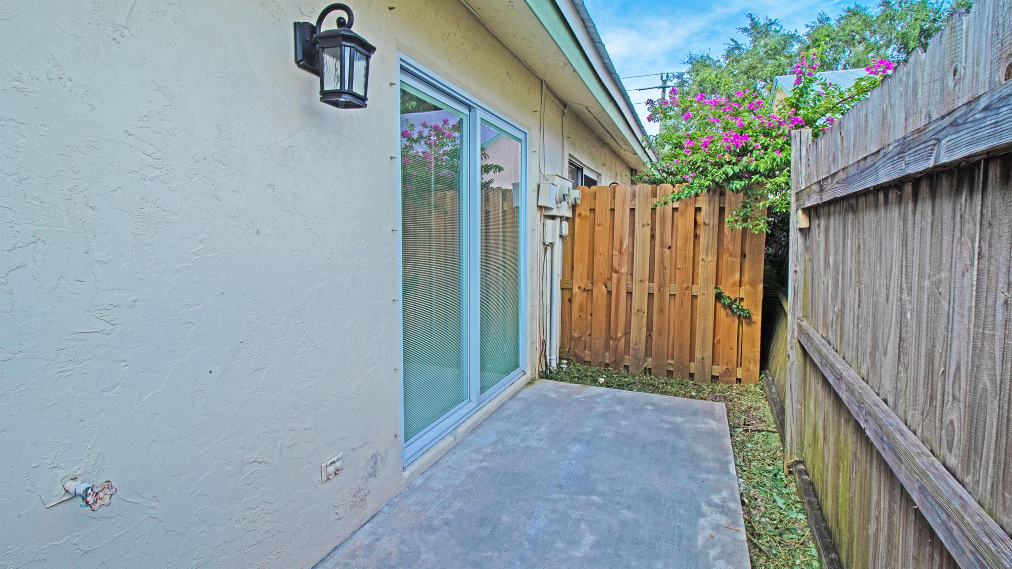 EASTRIDGE ESTATES - Residential Lease