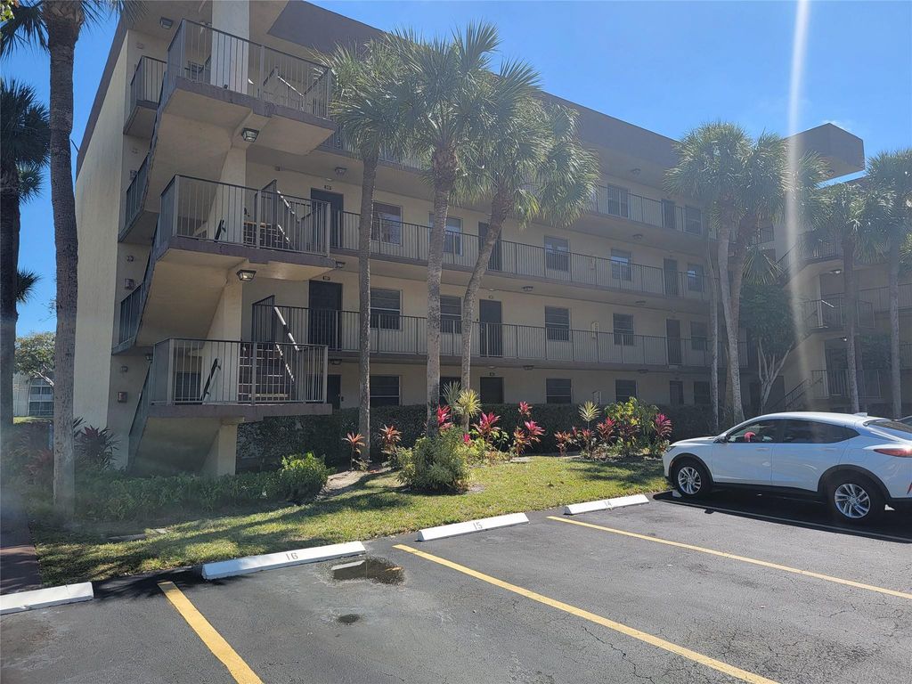 Photo of 3121 NW 47th Terrace #403, Fort Lauderdale, FL 33319 (MLS # F10554721)