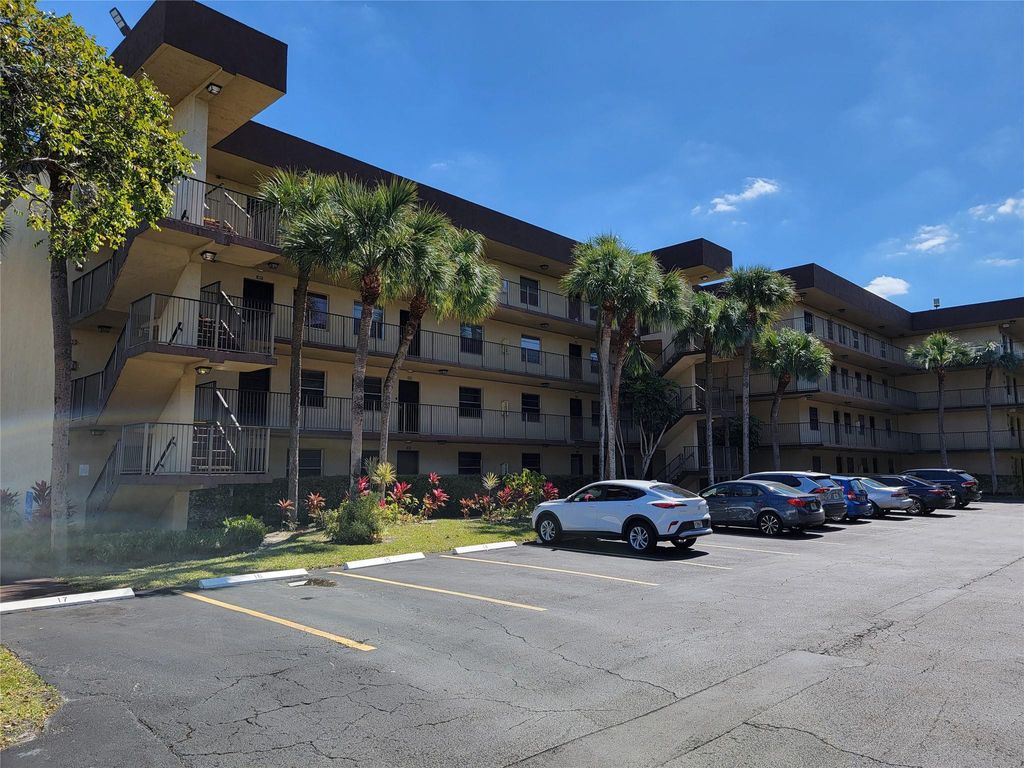 Photo of 3121 NW 47th Terrace #403, Fort Lauderdale, FL 33319 (MLS # F10554721)