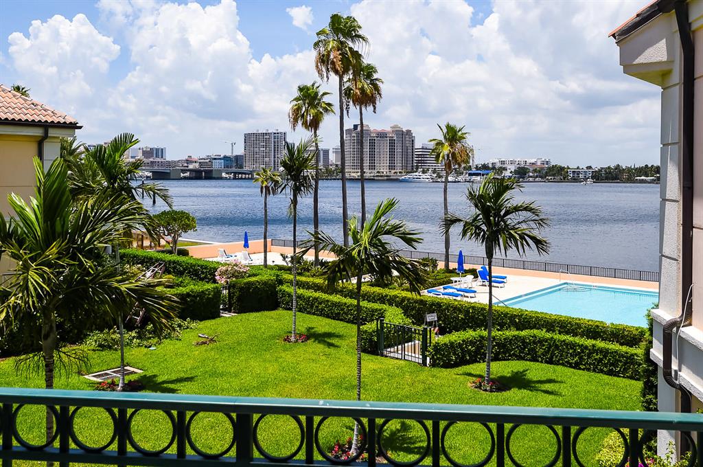 VILLA PLATI TOWNHOMES - Residential