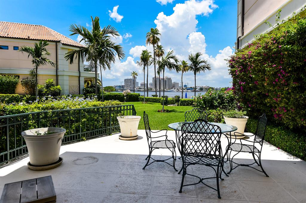 VILLA PLATI TOWNHOMES - Residential