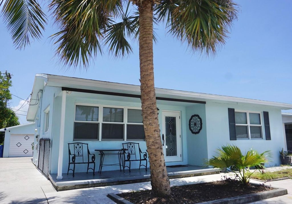 Photo of 323 W Pine Street, Lantana, FL 33462 (MLS # R11099379)