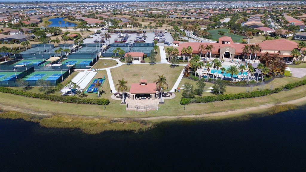 TRADITION PLAT NO 28 - Residential