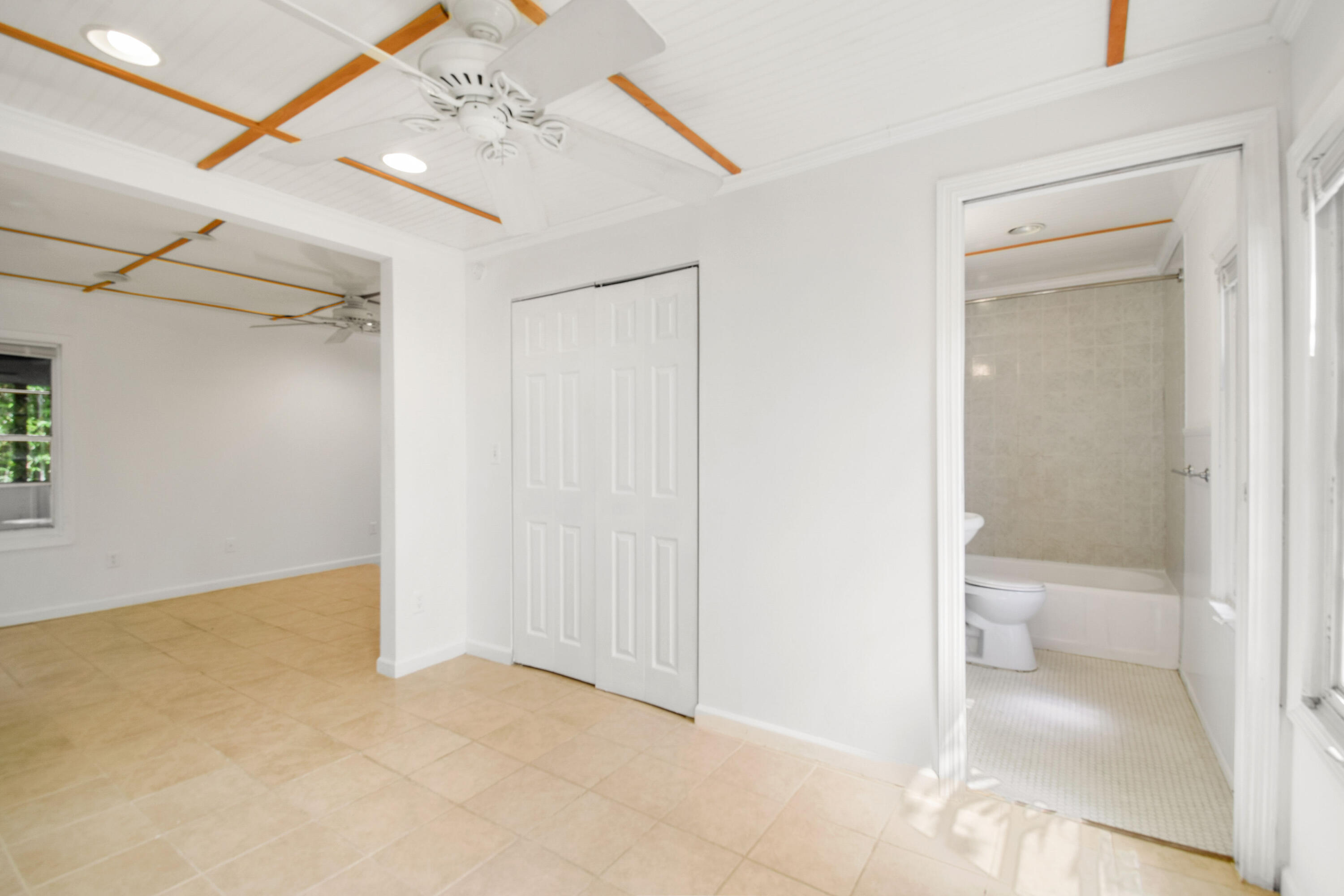 COLLEGE PARK - Residential Lease