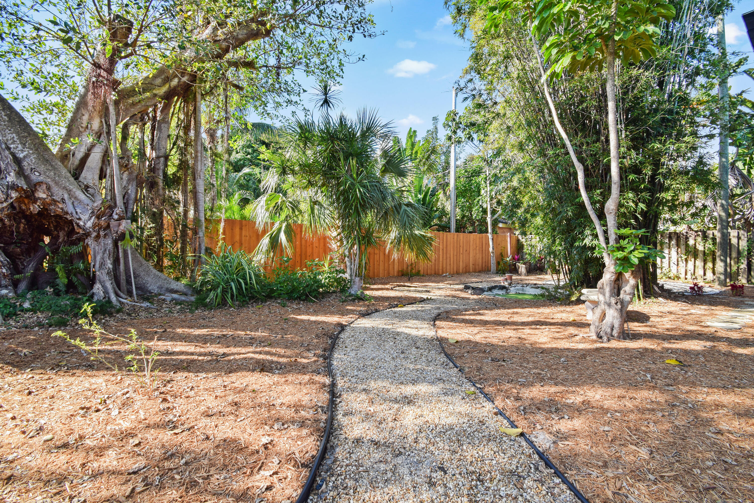 COLLEGE PARK - Residential Lease