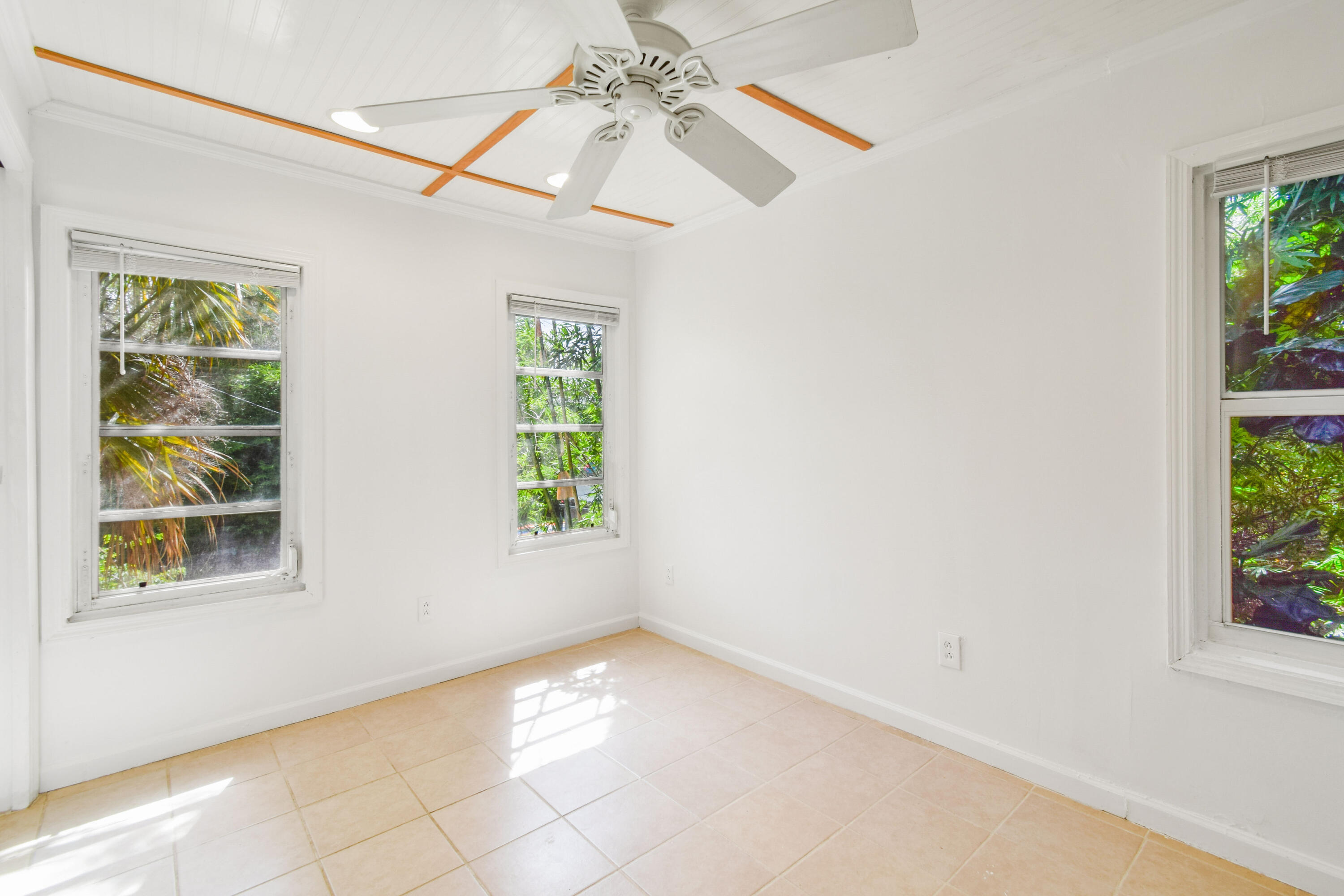 COLLEGE PARK - Residential Lease