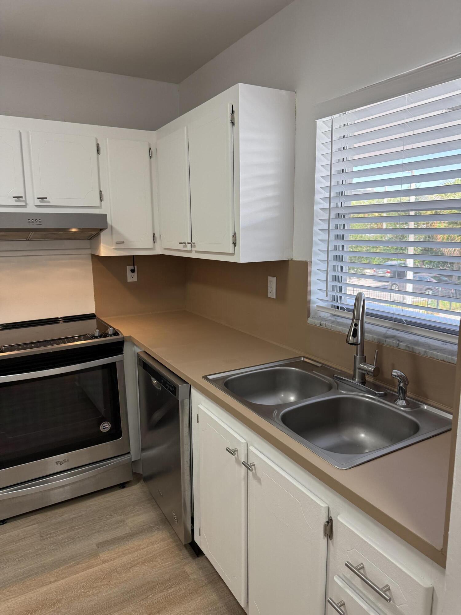 CYPRESS ANCHORAGE CONDO - Residential Lease