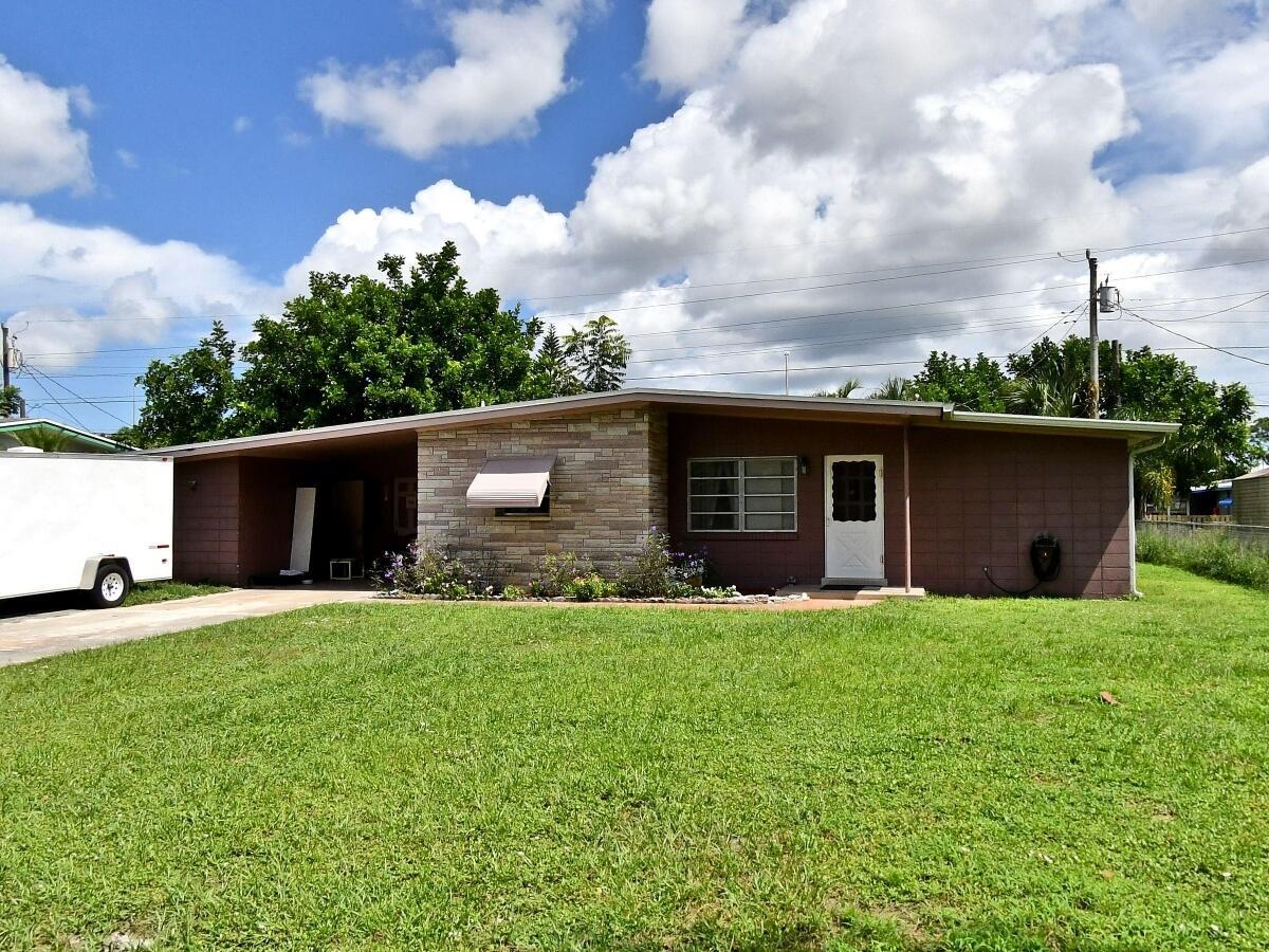 Property sold AS IS No Repairs with right to inspect. Close to shopping, beaches and restaurants, minutes away. Quiet serene neighborhood less than manures away from major highways.