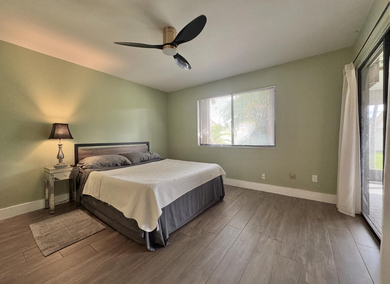 BOYNTON LAKES 3-B - Residential Lease