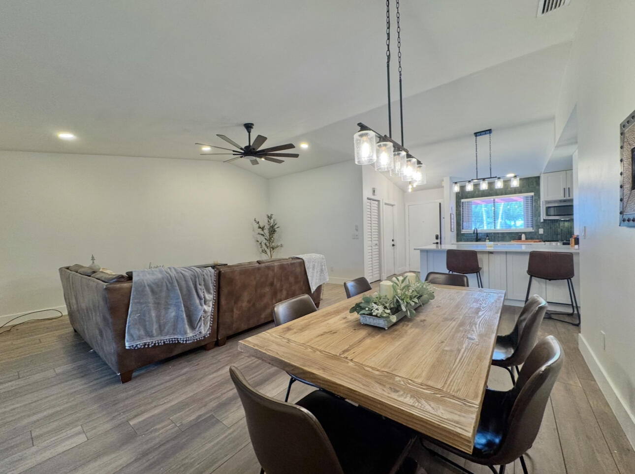 BOYNTON LAKES 3-B - Residential Lease