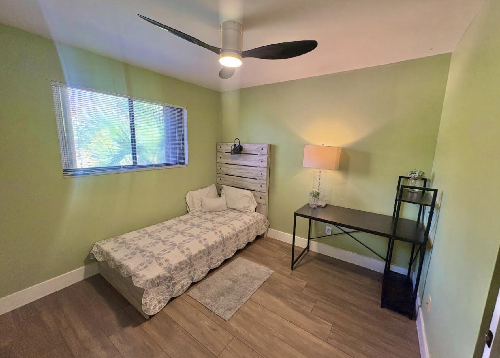 BOYNTON LAKES 3-B - Residential Lease