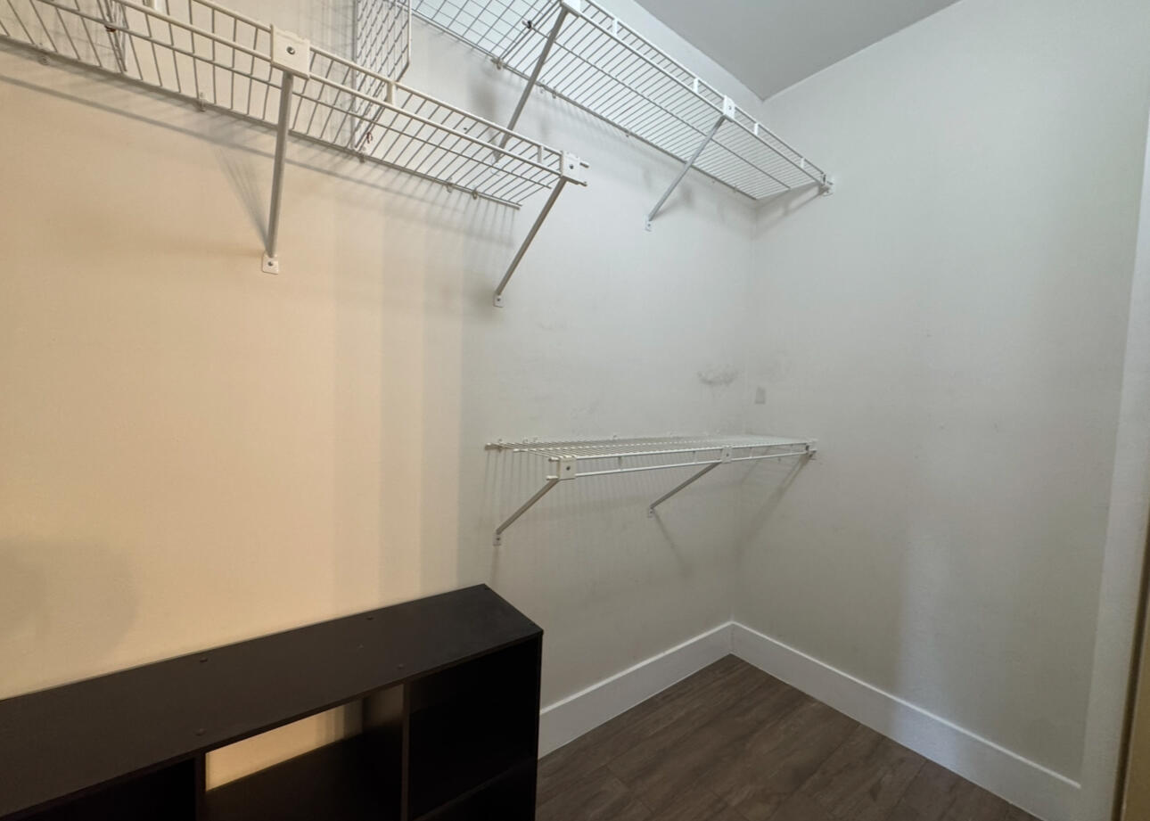 BOYNTON LAKES 3-B - Residential Lease