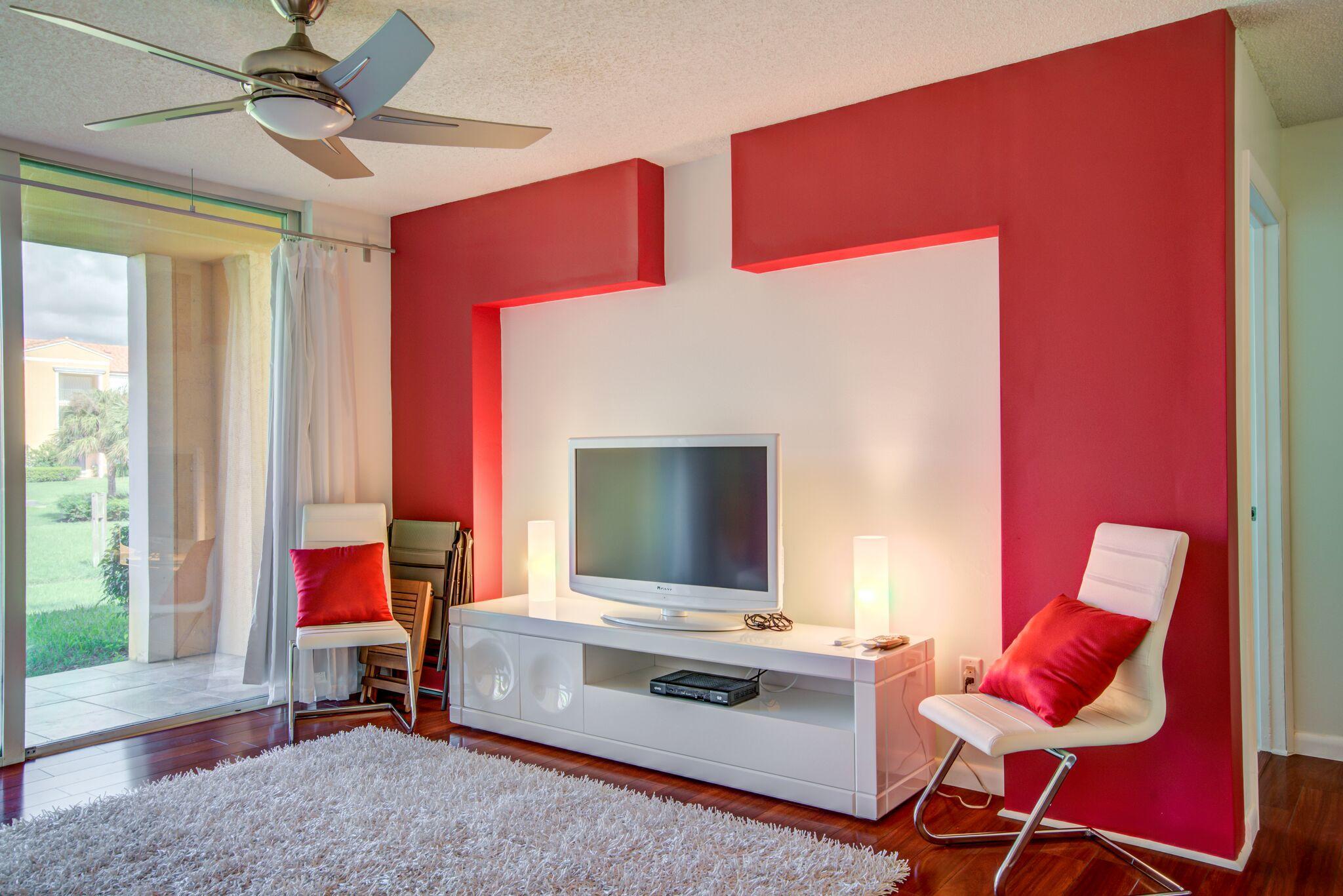 157 Yacht Club Way 106, Hypoluxo, FL, 33462/$300,000 1 157 Yacht Club Way 106