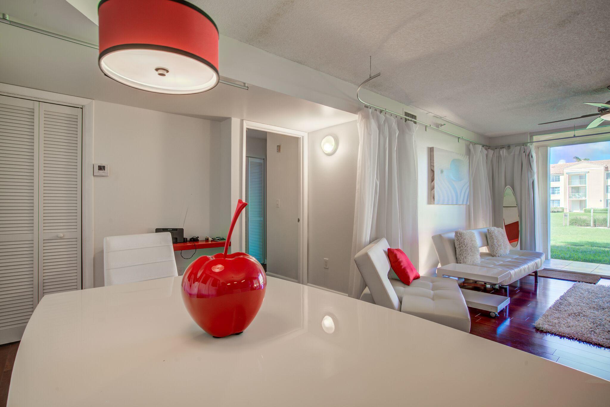 157 Yacht Club Way 106, Hypoluxo, FL, 33462/$300,000 2 157 Yacht Club Way 106